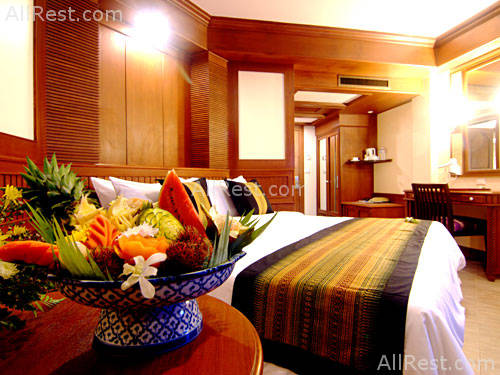 Phi Phi Island Cabana Hotel 11
